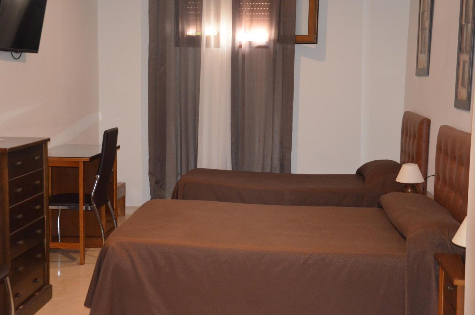 Hostal Mont Royal Alicante Zewnętrze zdjęcie